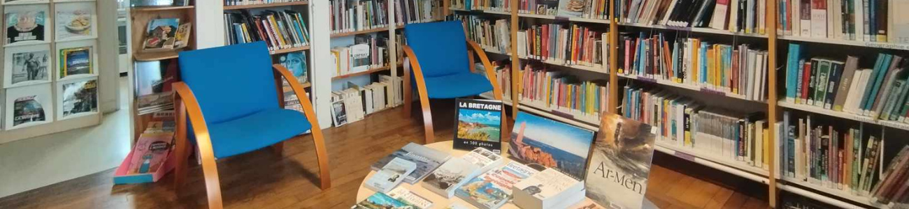 image bibliothèque Roscoff coin des documentaires