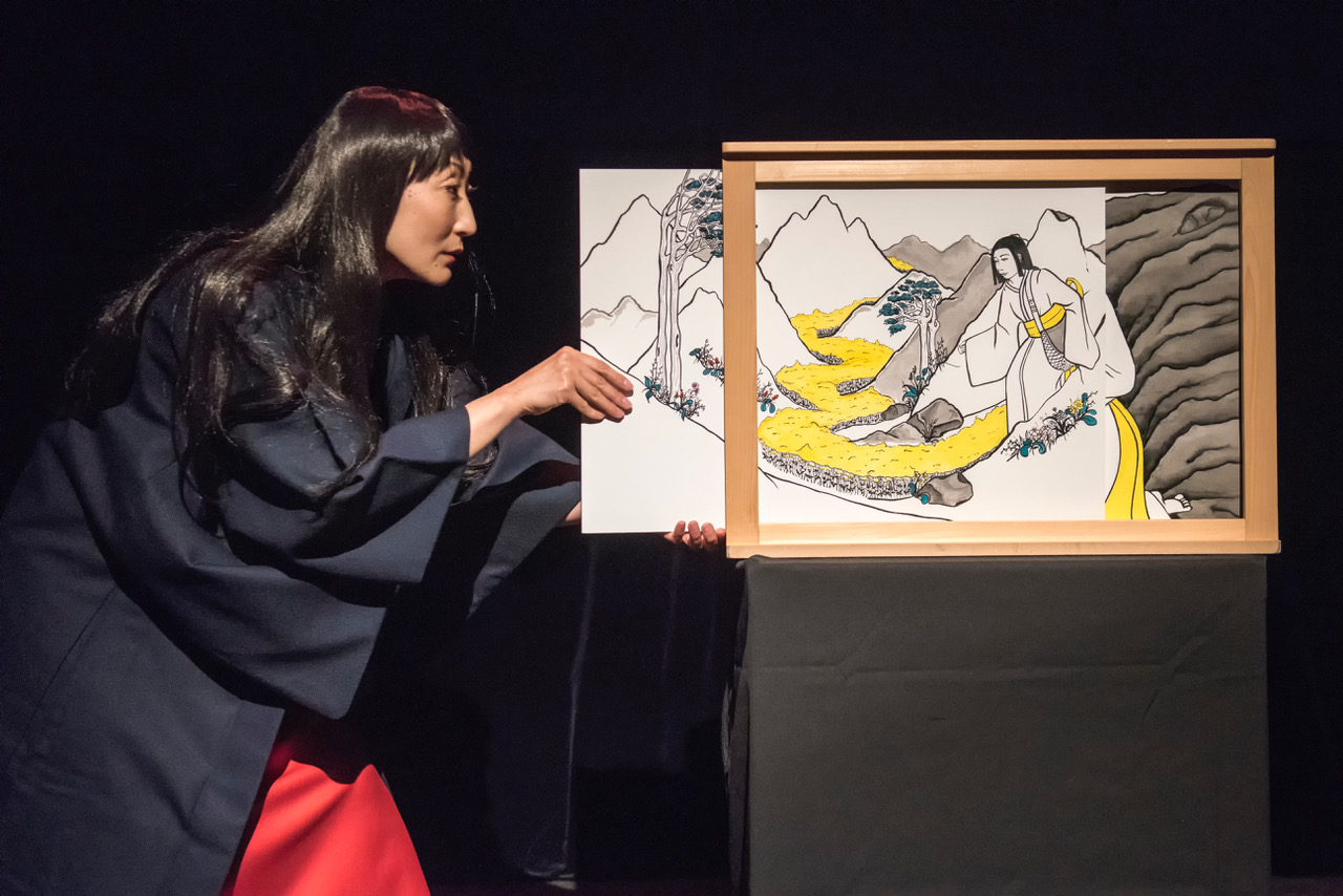 Photo d'un spectacle Kamishibaï de la compagnie Kaguya