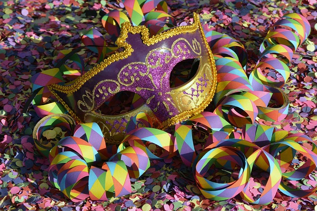 masque de carnaval et cotillons